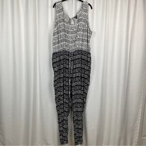 Torrid Black&White Sleeveless Jumpsuit Sz.5